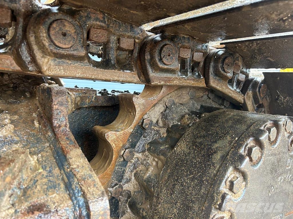 Komatsu PC240LC Kāpurķēžu ekskavatori