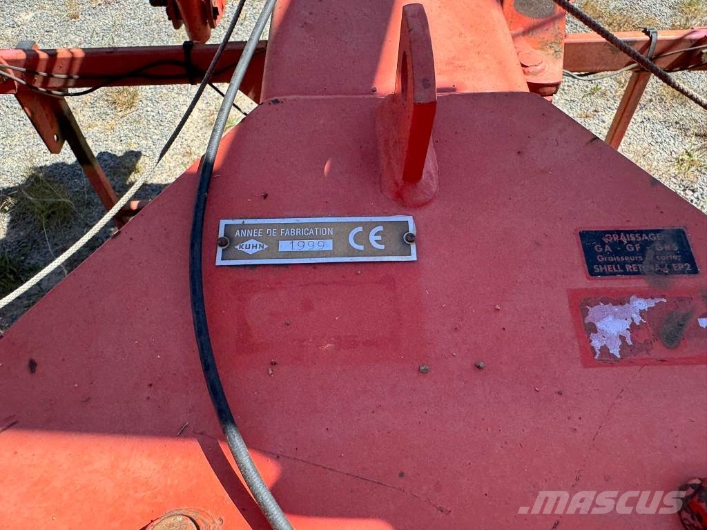 Kuhn GF 6301 MH DESTOCKAGE Гребла и сенообръщачки