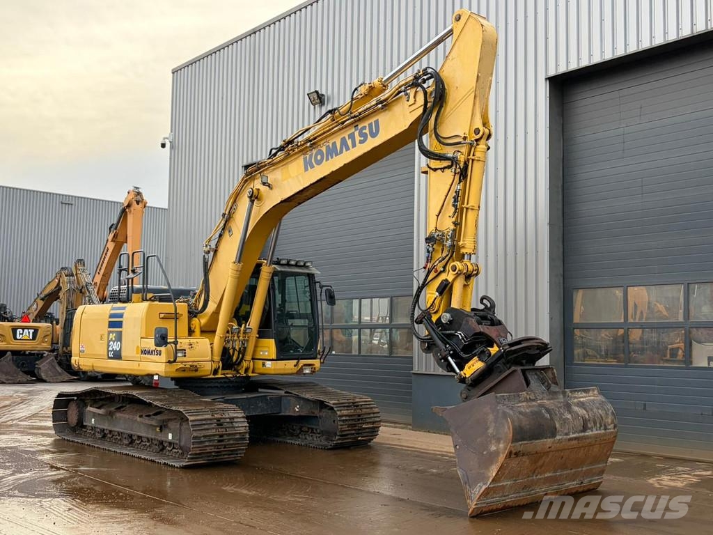 Komatsu PC240LC-10 Engcon and 3 x bucket حفارات زحافة