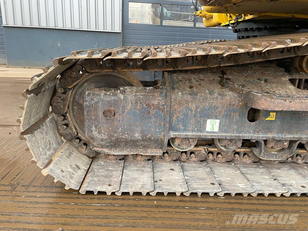 Komatsu PC240LC-10 Engcon and 3 x bucket حفارات زحافة