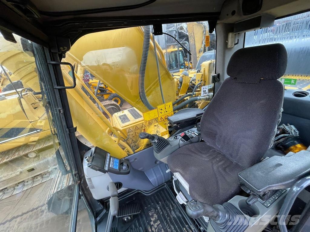 Komatsu PC240LC-10 Engcon and 3 x bucket حفارات زحافة