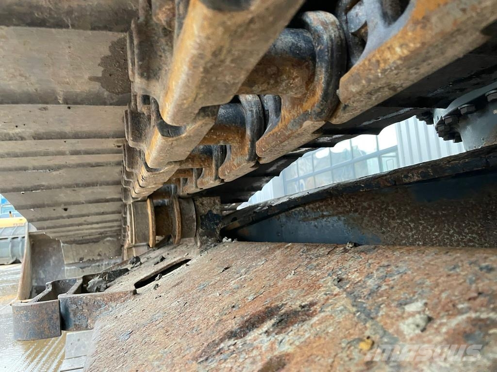 Komatsu PC240LC-10 Engcon and 3 x bucket حفارات زحافة