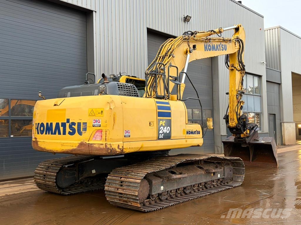 Komatsu PC240LC-10 Engcon and 3 x bucket حفارات زحافة