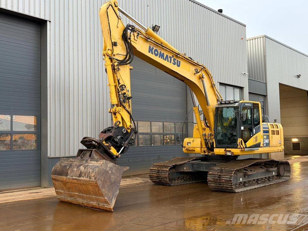 Komatsu PC240LC-10 Engcon and 3 x bucket حفارات زحافة