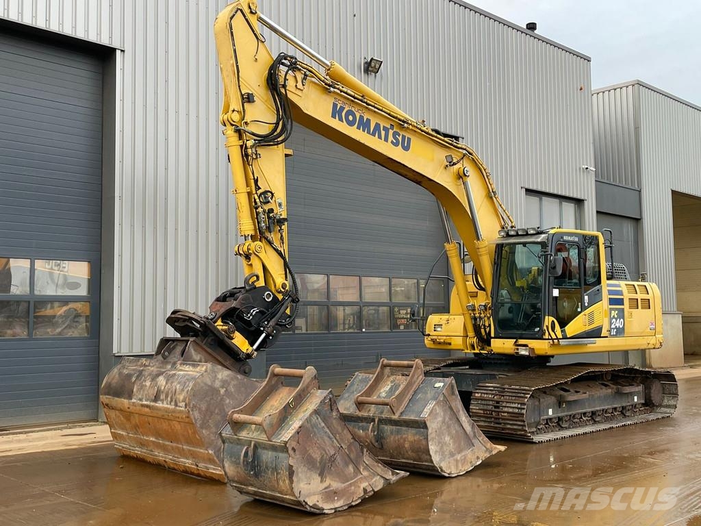 Komatsu PC240LC-10 Engcon and 3 x bucket حفارات زحافة