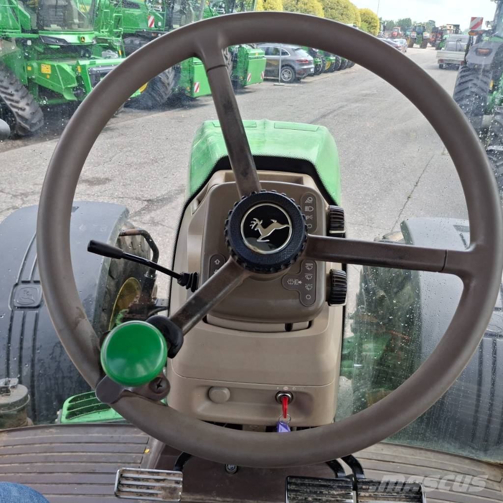 John Deere 8245 R Tractores