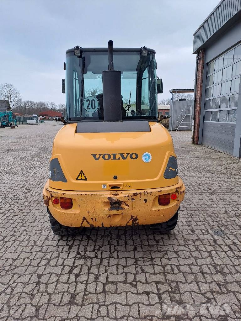 Volvo L 25B Колесни товарачи