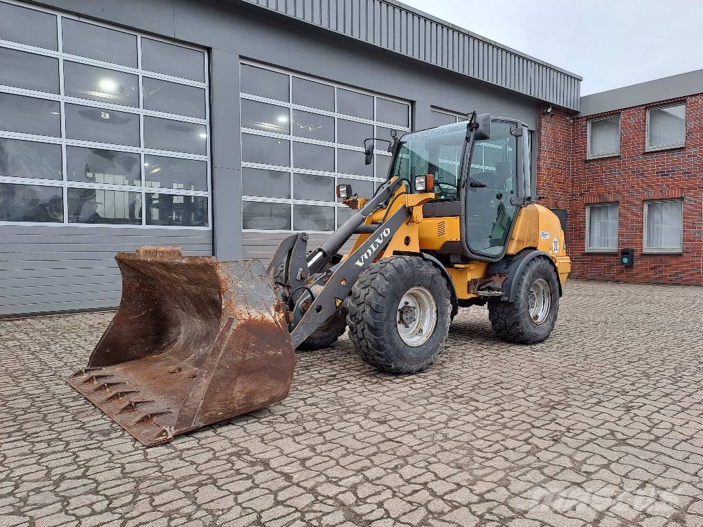 Volvo L 25B Колесни товарачи