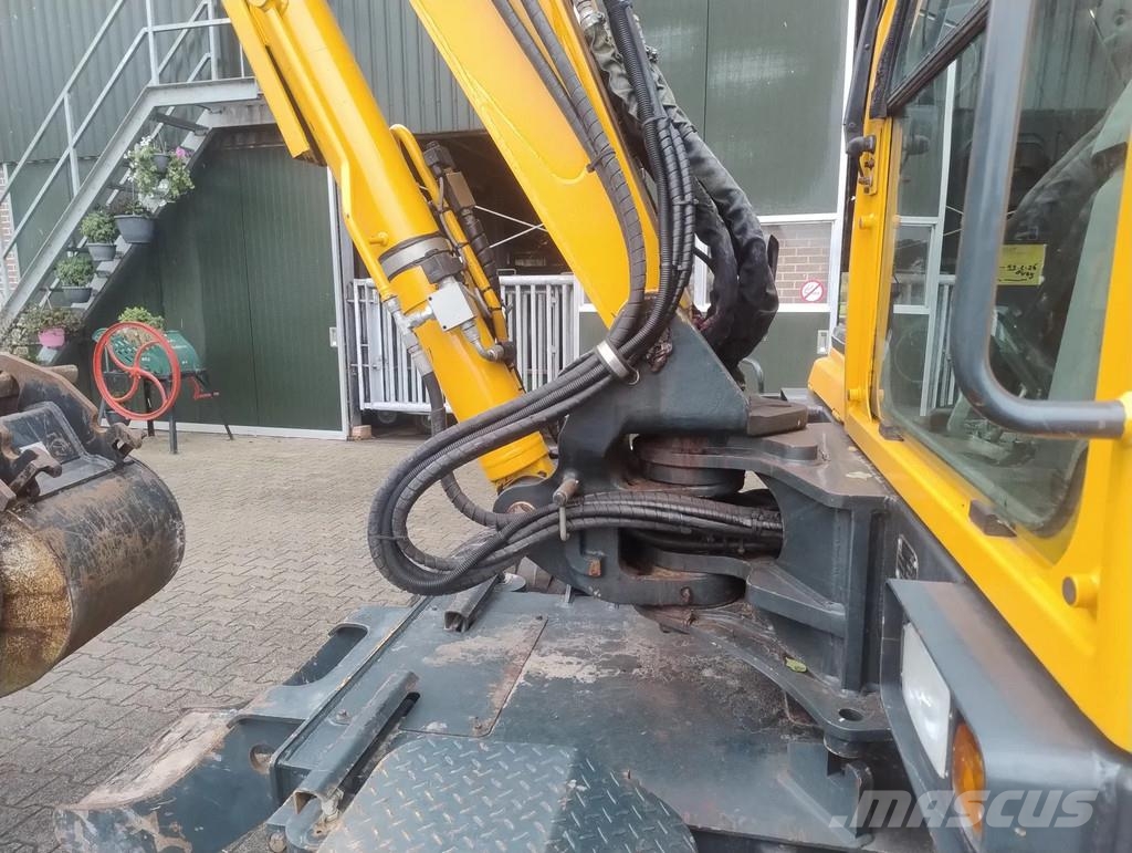 Hyundai ROBEX 55W-9A Banden kraan Ekskavatori uz riteņiem