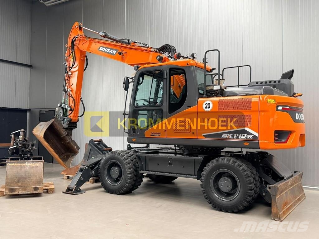 Doosan DX 140 W-7 Bagri na kolesih