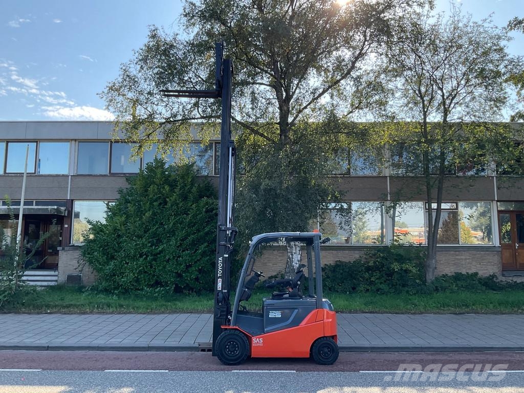 Toyota 8FBMKT25 2500KG 5.00METER HEFTRUCK شاحنات ذات رافعات شوكية تعمل بالكهرباء