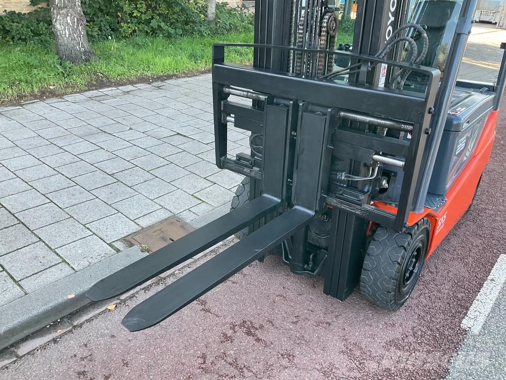 Toyota 8FBMKT25 2500KG 5.00METER HEFTRUCK شاحنات ذات رافعات شوكية تعمل بالكهرباء