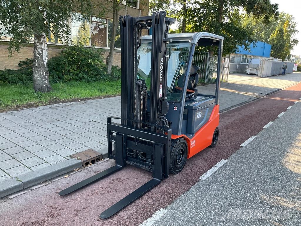 Toyota 8FBMKT25 2500KG 5.00METER HEFTRUCK شاحنات ذات رافعات شوكية تعمل بالكهرباء