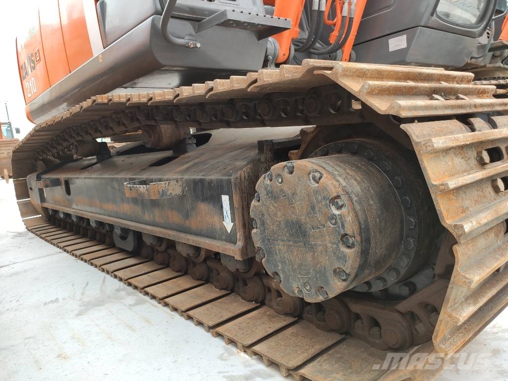 Hitachi ZX 210 H حفارات زحافة