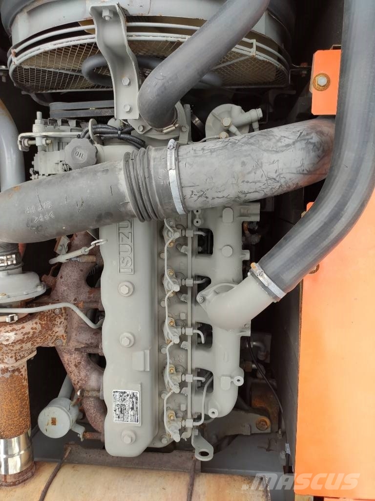 Hitachi ZX 210 H حفارات زحافة