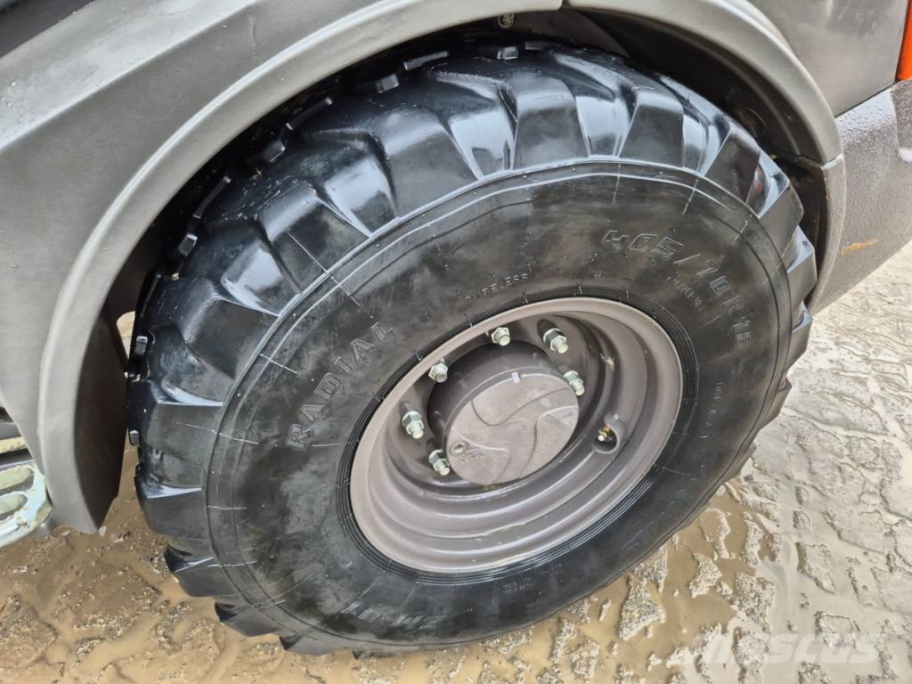 Mecalac AX 850 Liukuohjatut kuormaajat
