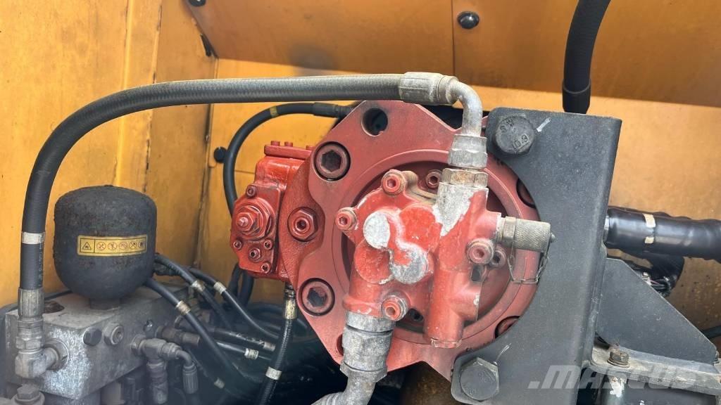 Hyundai 210-9 Bageri guseničari