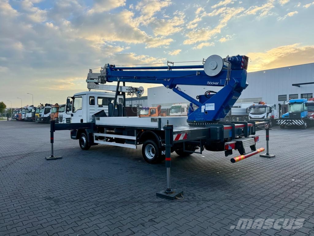MAN TGL 8.180 4x2 + Böcker AK 32/1500 Autokraan – 32 m Polovne dizalice za sve terene