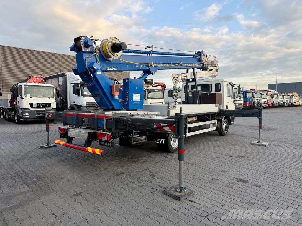 MAN TGL 8.180 4x2 + Böcker AK 32/1500 Autokraan – 32 m Polovne dizalice za sve terene