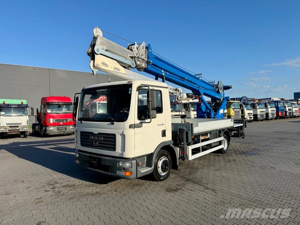 MAN TGL 8.180 4x2 + Böcker AK 32/1500 Autokraan – 32 m Polovne dizalice za sve terene