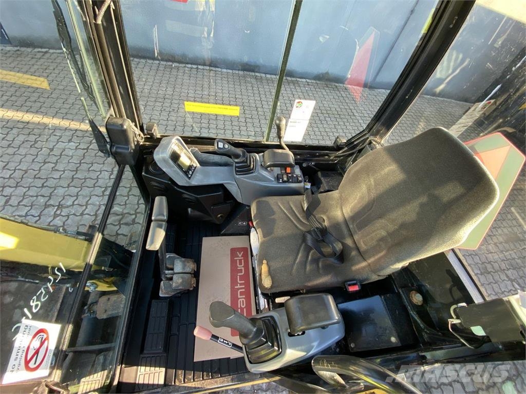 Yanmar SV18 حفارات بعجل