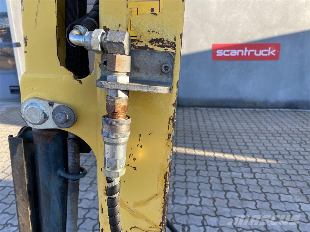 Yanmar SV18 حفارات بعجل