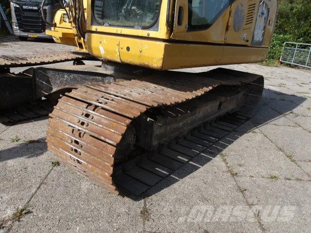 Komatsu PC130-7 Crawler excavators