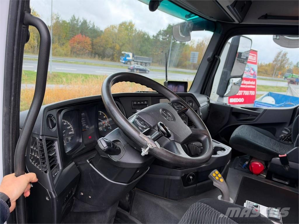 Mercedes-Benz Arocs 8x4 Camion ribaltabili