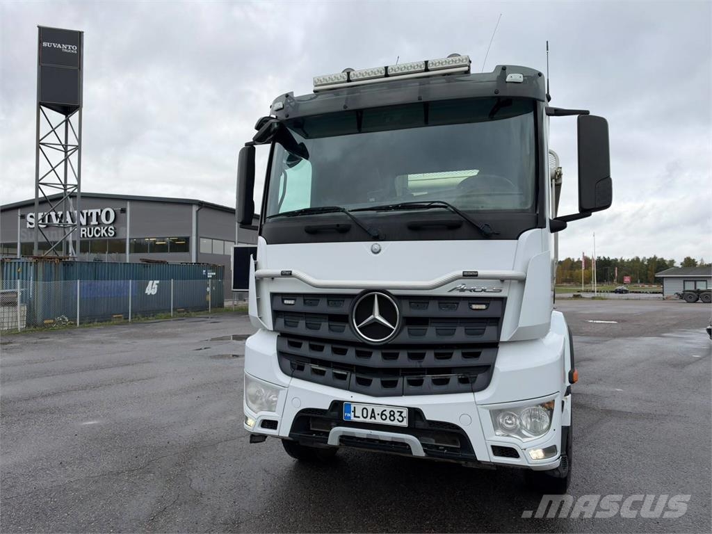 Mercedes-Benz Arocs 8x4 Camion ribaltabili
