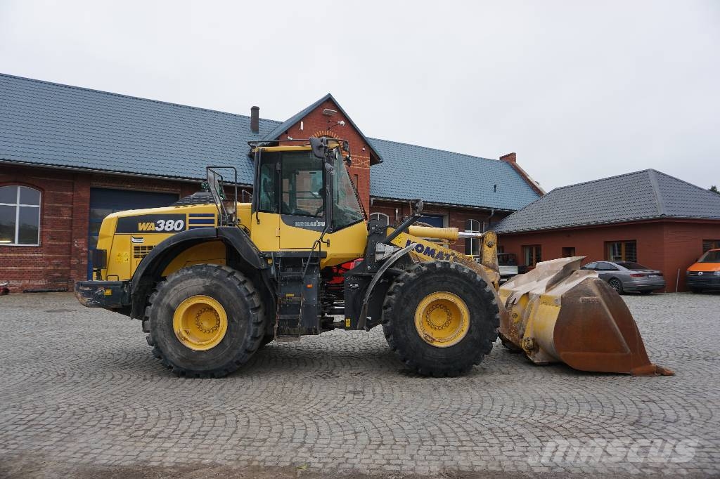 Komatsu WA 380-8 Kolesni nakladalci