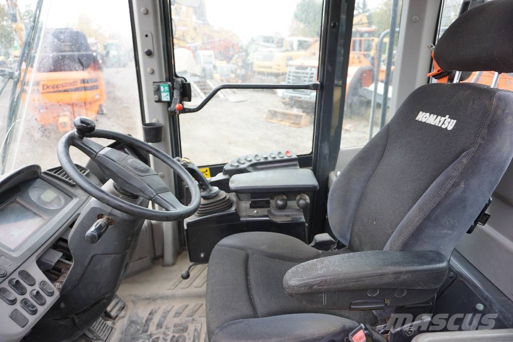 Komatsu WA 380-8 Kolesni nakladalci
