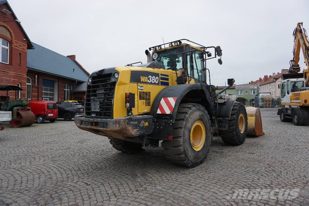 Komatsu WA 380-8 Kolesni nakladalci