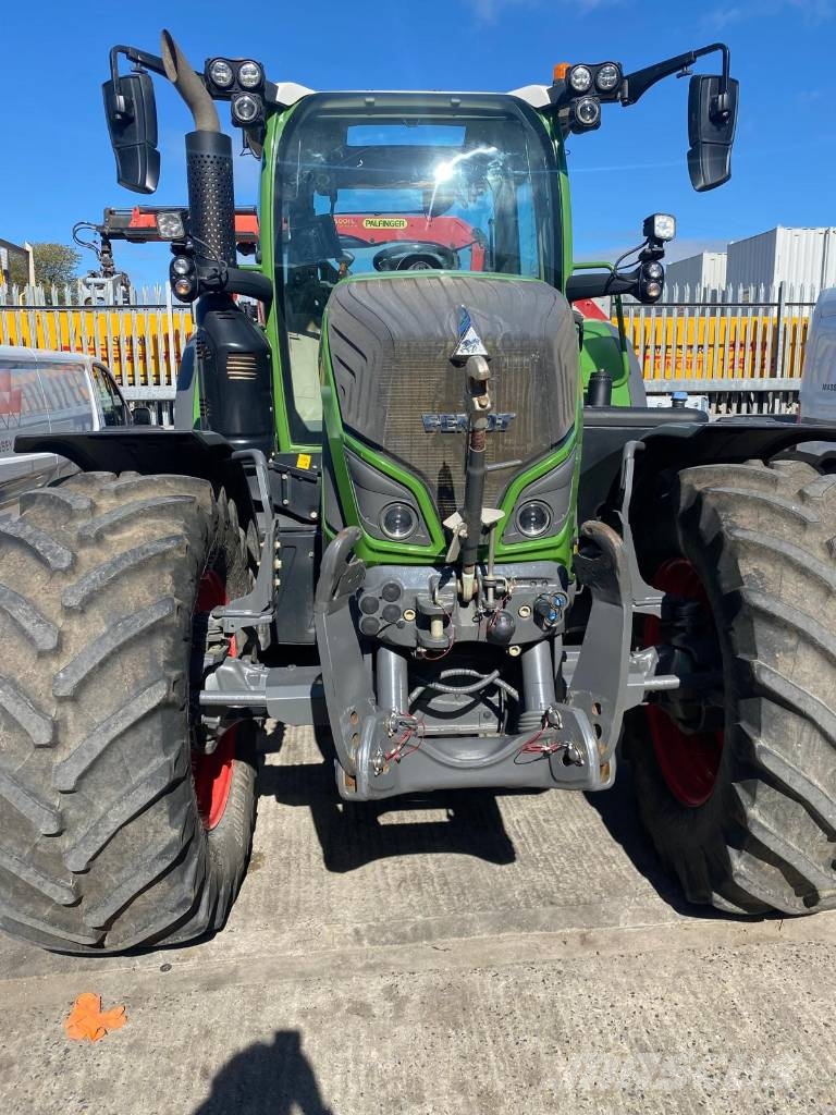 Fendt 718 Vario Gen6 الجرارات