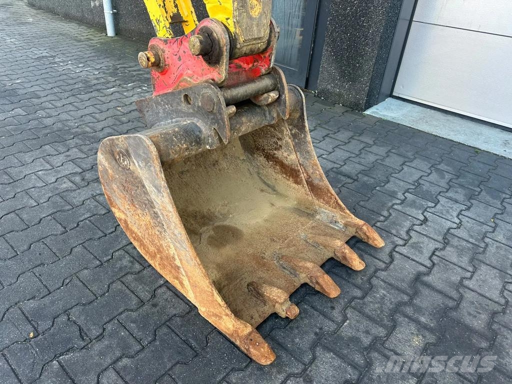 New Holland Kobelco E70SR-1ES | A/C Midi excavators 7t - 12t
