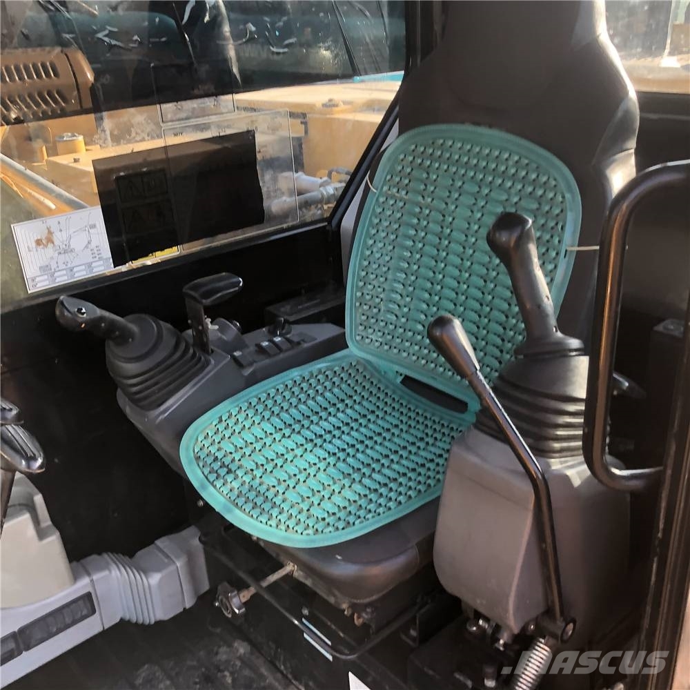 CAT 307E2 中型挖掘机