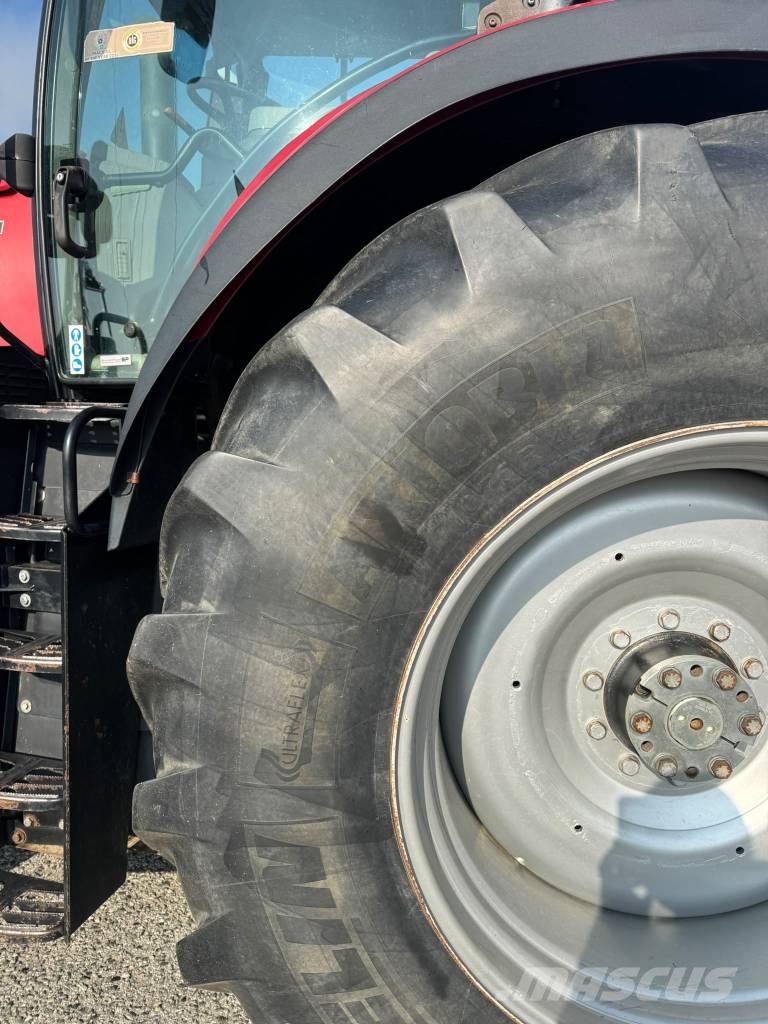 Case IH Optum 300 CVX الجرارات