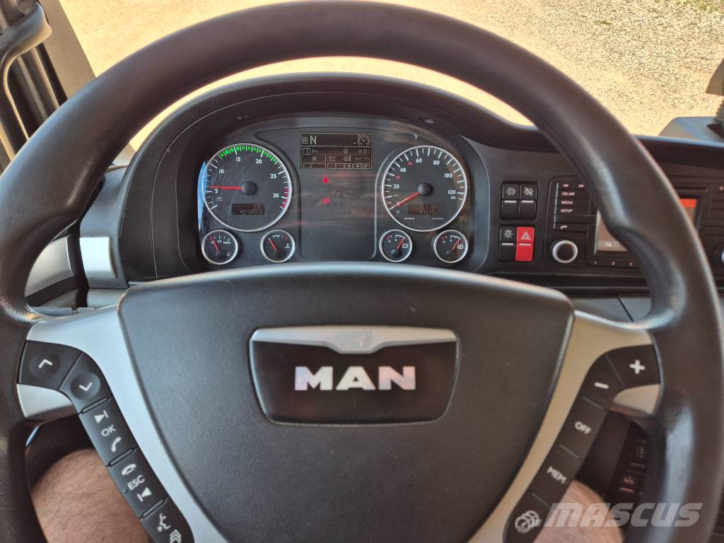 MAN TGM 26.290 6x2-4 //Lift// Nákladné vozidlá s bočnou zhrnovacou plachtou