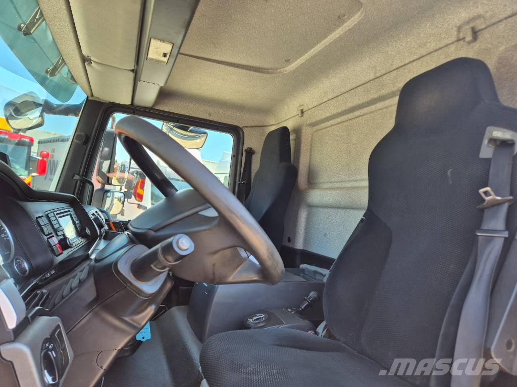 MAN TGM 26.290 6x2-4 //Lift// Nákladné vozidlá s bočnou zhrnovacou plachtou