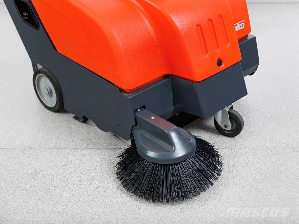 Hako Sweepmaster P800 - Benzin Sweeper Innenraumkehrmaschinen