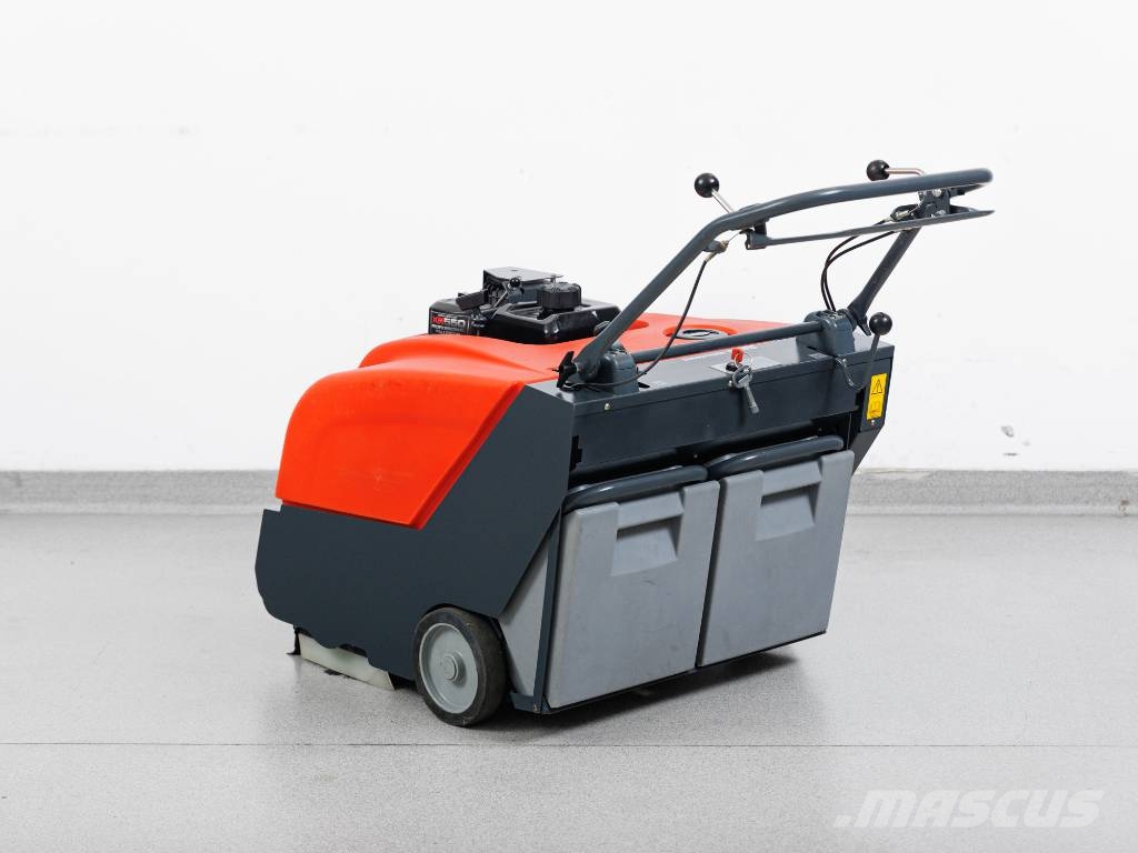 Hako Sweepmaster P800 - Benzin Sweeper Innenraumkehrmaschinen