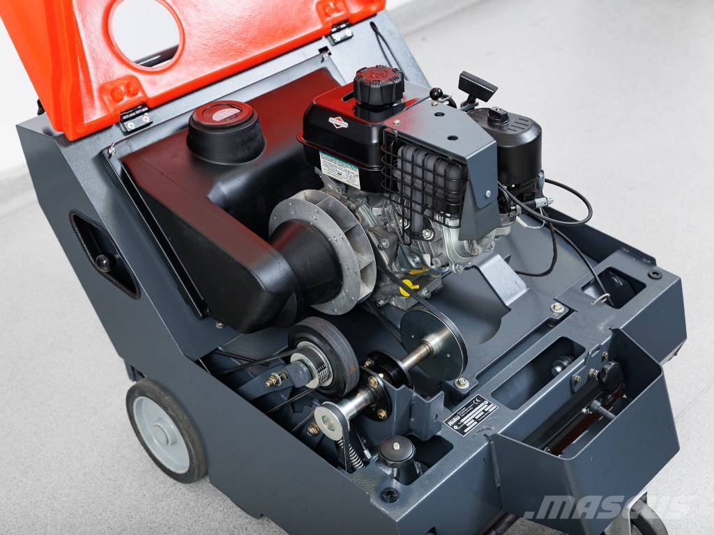 Hako Sweepmaster P800 - Benzin Sweeper Innenraumkehrmaschinen