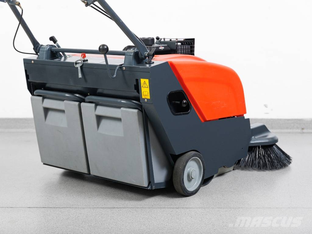 Hako Sweepmaster P800 - Benzin Sweeper Innenraumkehrmaschinen
