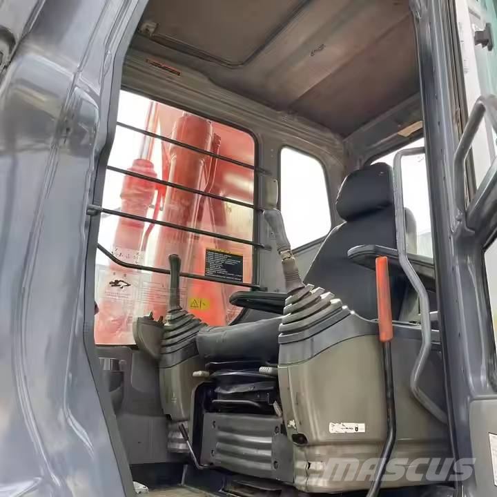Hitachi ZX200 Εκσκαφείς με ερπύστριες