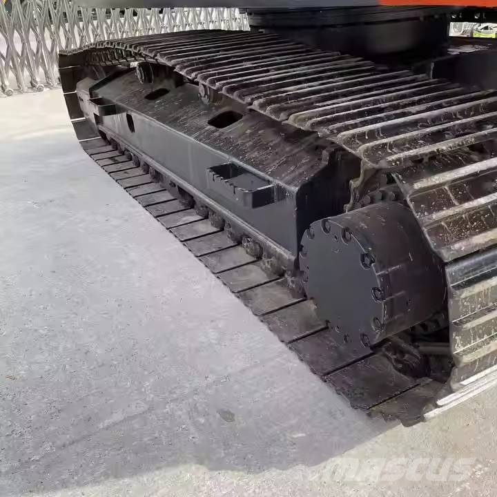 Hitachi ZX200 Εκσκαφείς με ερπύστριες