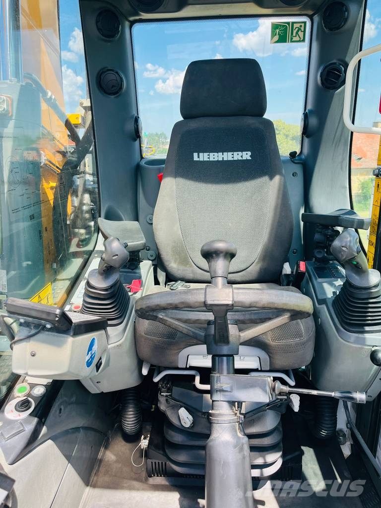 Liebherr A 914 Wielgraafmachines