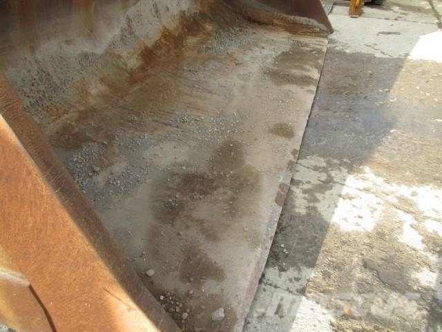 CAT 992 C دلاء