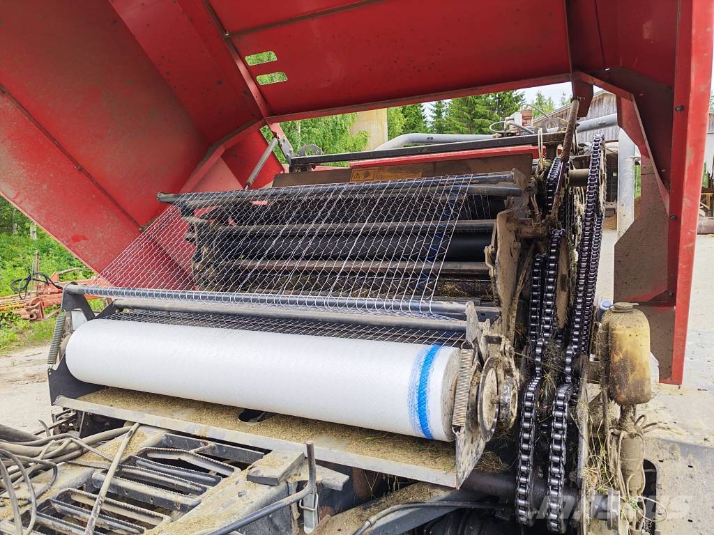 Vicon RF135 Rundballenpressen