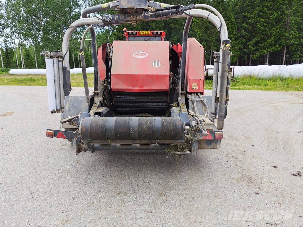 Vicon RF135 Rundballenpressen