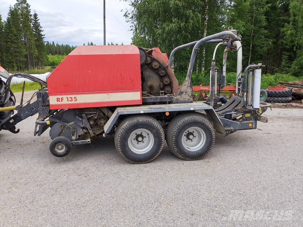 Vicon RF135 Rundballenpressen