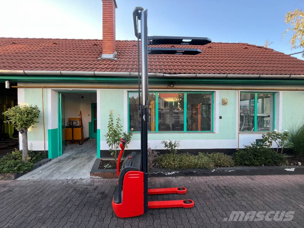 Linde L10 /379/ V-4010 OB Ручные штабелёры
